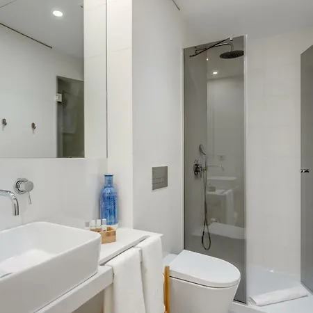 Oporto - Wine Cellars Vila Nova de Gaia