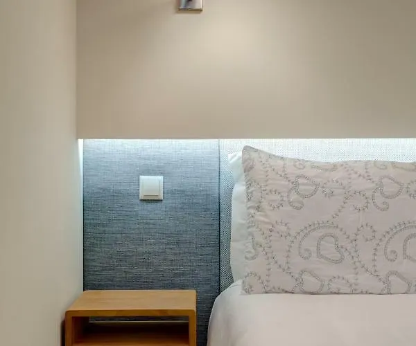 Oporto - Wine Cellars *