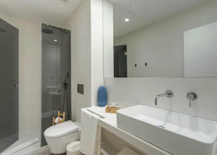 Oporto Wine Cellars *