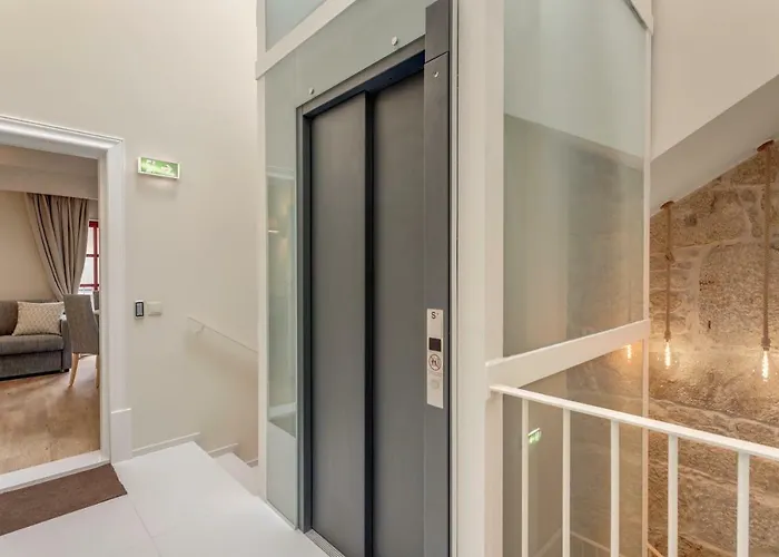 Oporto - Wine Cellars Vila Nova de Gaia